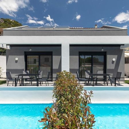 Cove Suites Nea Iraklitsa Bagian luar foto