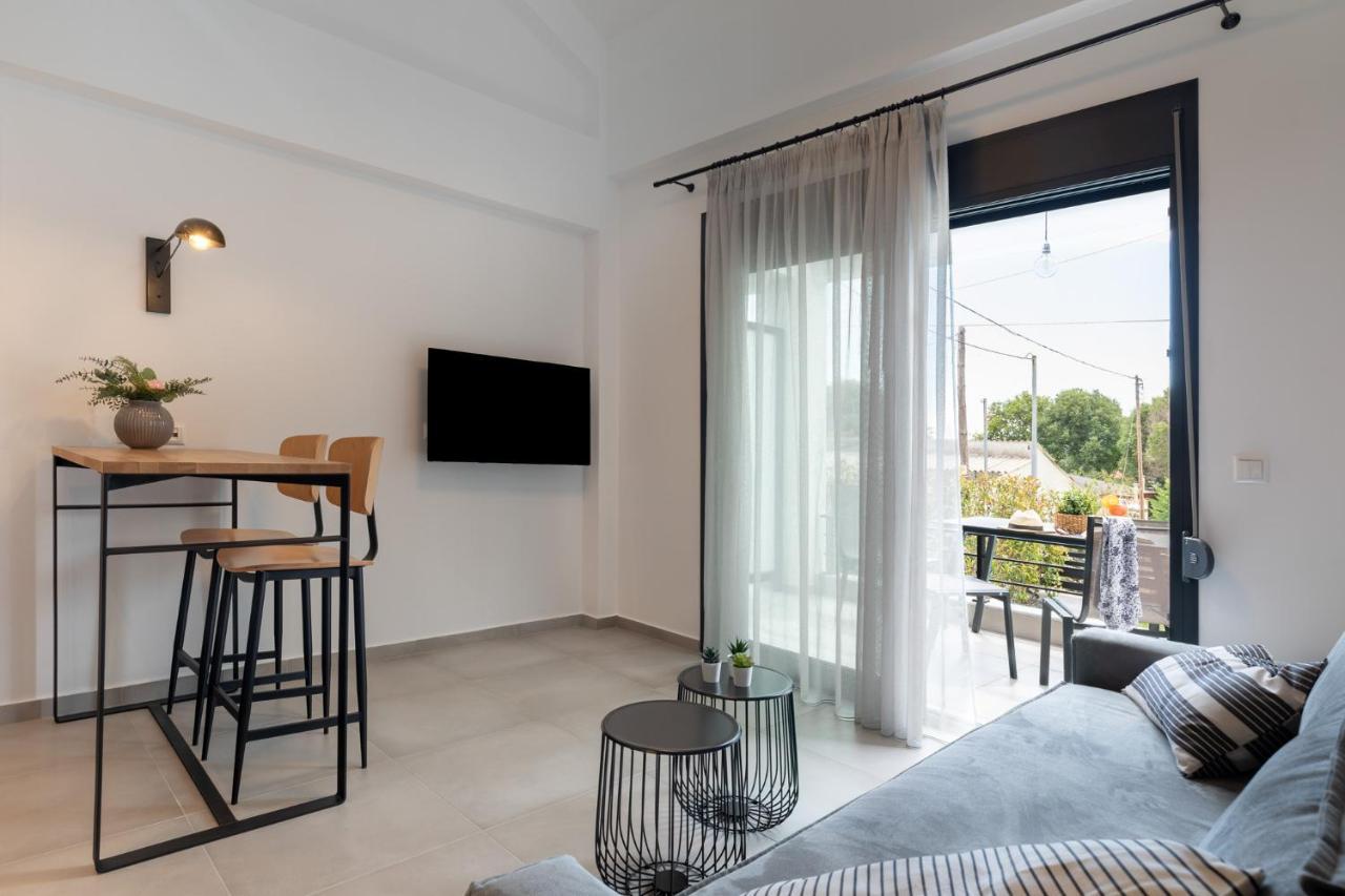 Cove Suites Nea Iraklitsa Bagian luar foto