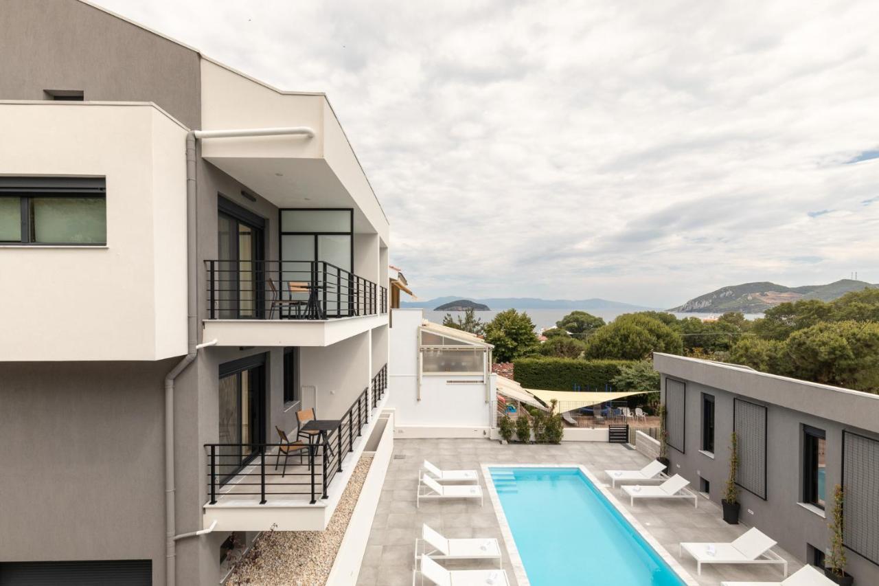 Cove Suites Nea Iraklitsa Bagian luar foto